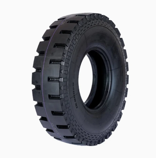 适用于越野采矿车辆的可靠 12.00R20 轮胎